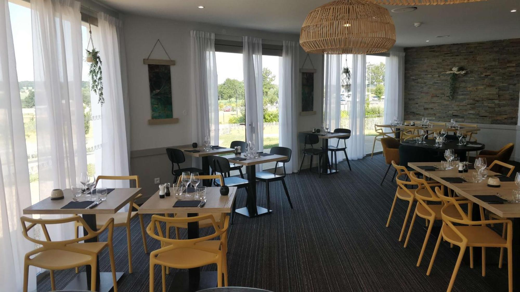 Brit Hotel Au Pays De Vitre Etrelles Екстер'єр фото